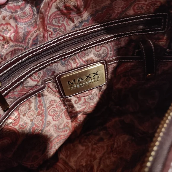 **LAST CHANCE** Maxx New York Brown Leather Suede Gold Studs Hobo Bag - Picture 7 of 8